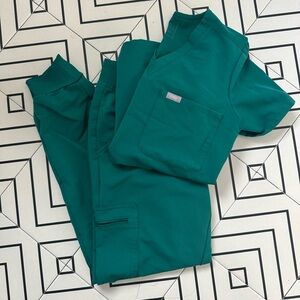 Figs Green Scrub Set